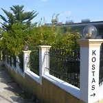 Kostas & Apartmán *