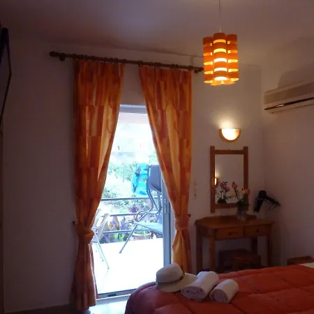 Kostas & Apartment *