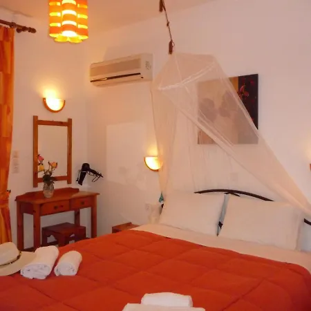 Kostas & شقة آغيوس غيوريوس باغون